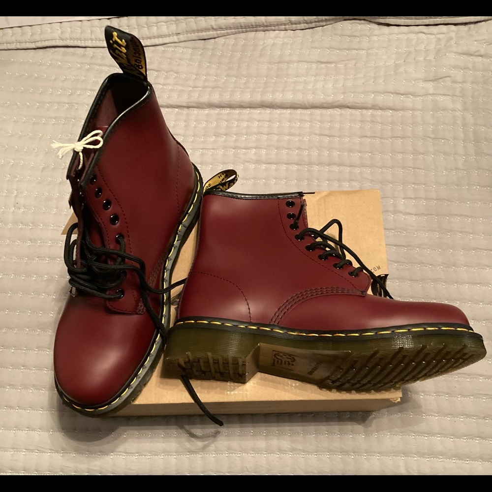 Dr Martens Cherry 1460 Smooth Leather  Boots